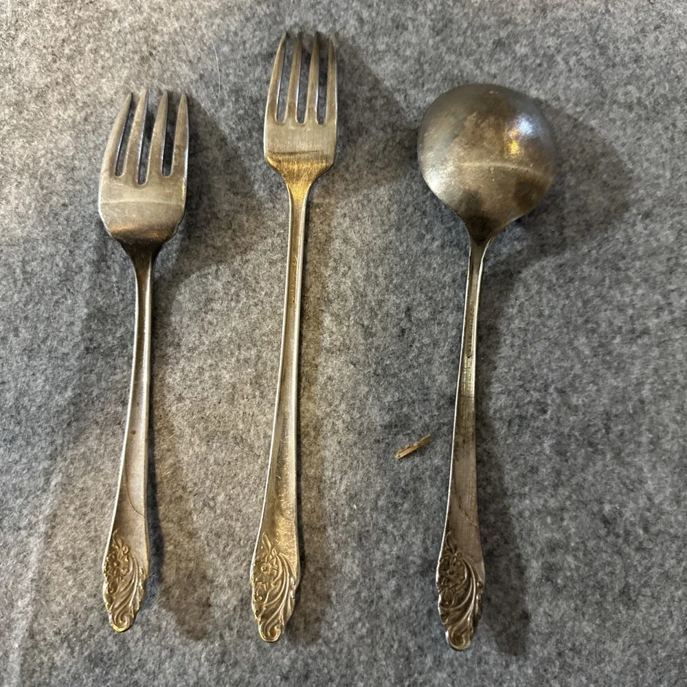 Oneida Community Evening Star‎ Silver Plated 2 Forks 1 Soup Spoon Vintage